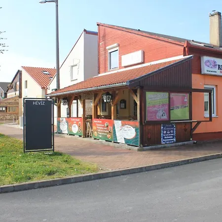 Szanto アパート *