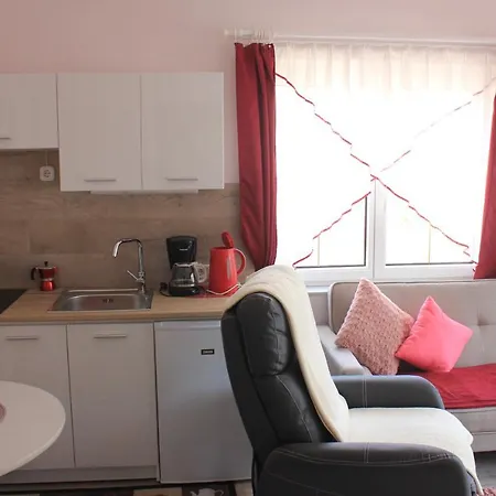 アパート Szanto ヘーヴィーズ