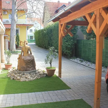 Szanto Apartament *